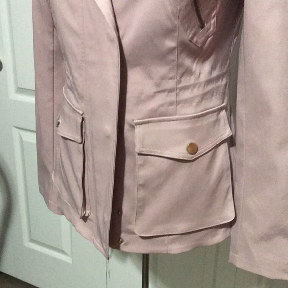 Women’s Jacket - Picture 3 of 6